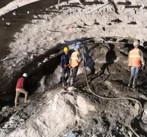 椒江拱顶带模注浆料的施工流程及注意事项